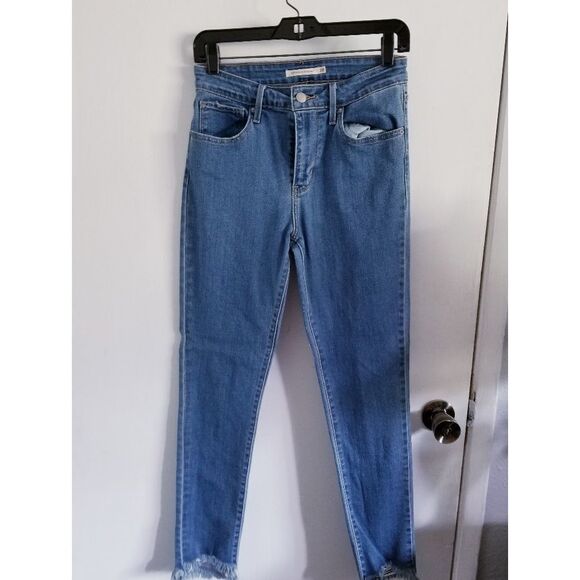 Levi's high rise raw hem Jean's - Picture 1 of 4
